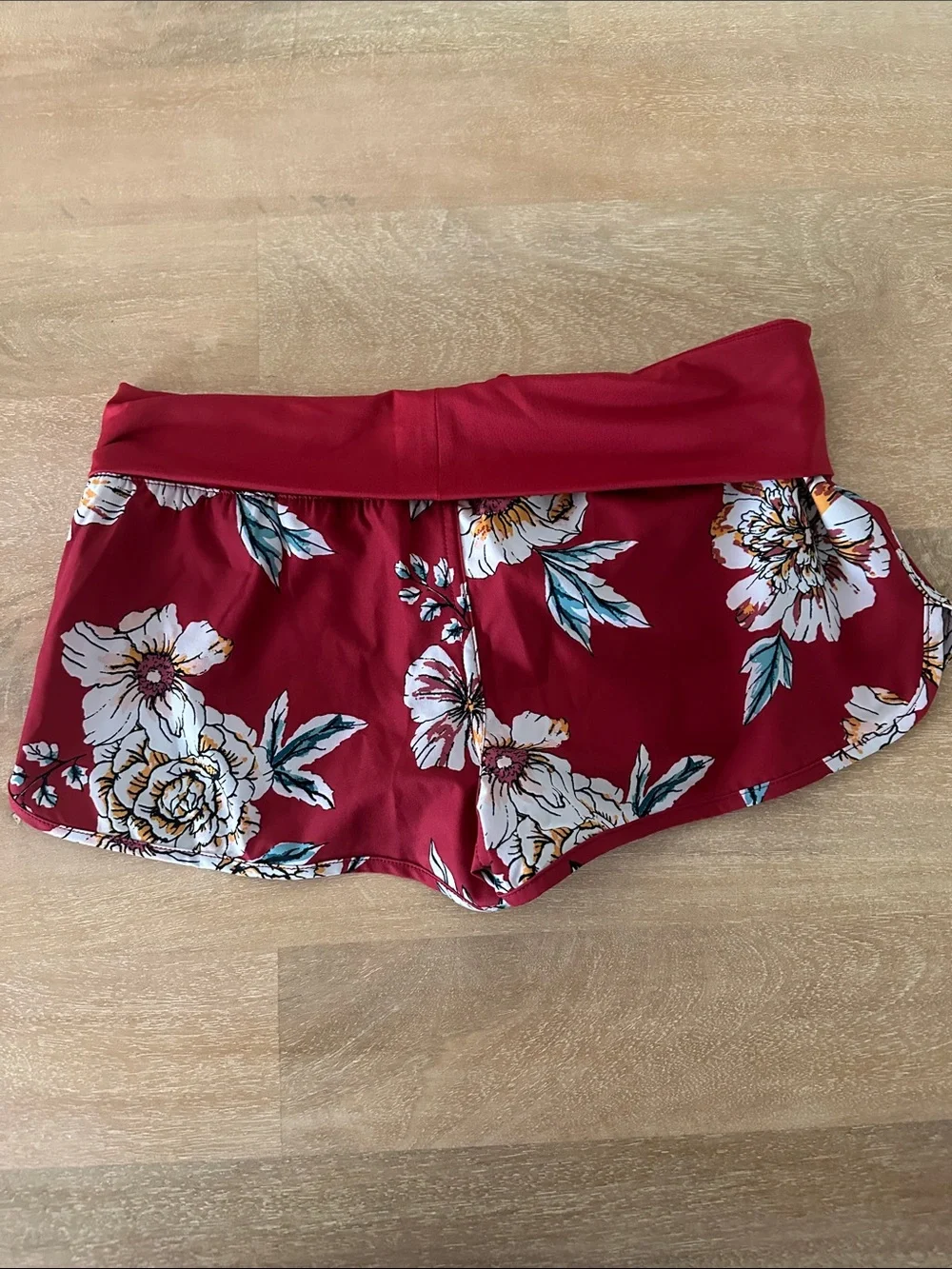 Roxy Red Floral Fold-Over Waist Athletic Shorts - Picture 3 of 3
